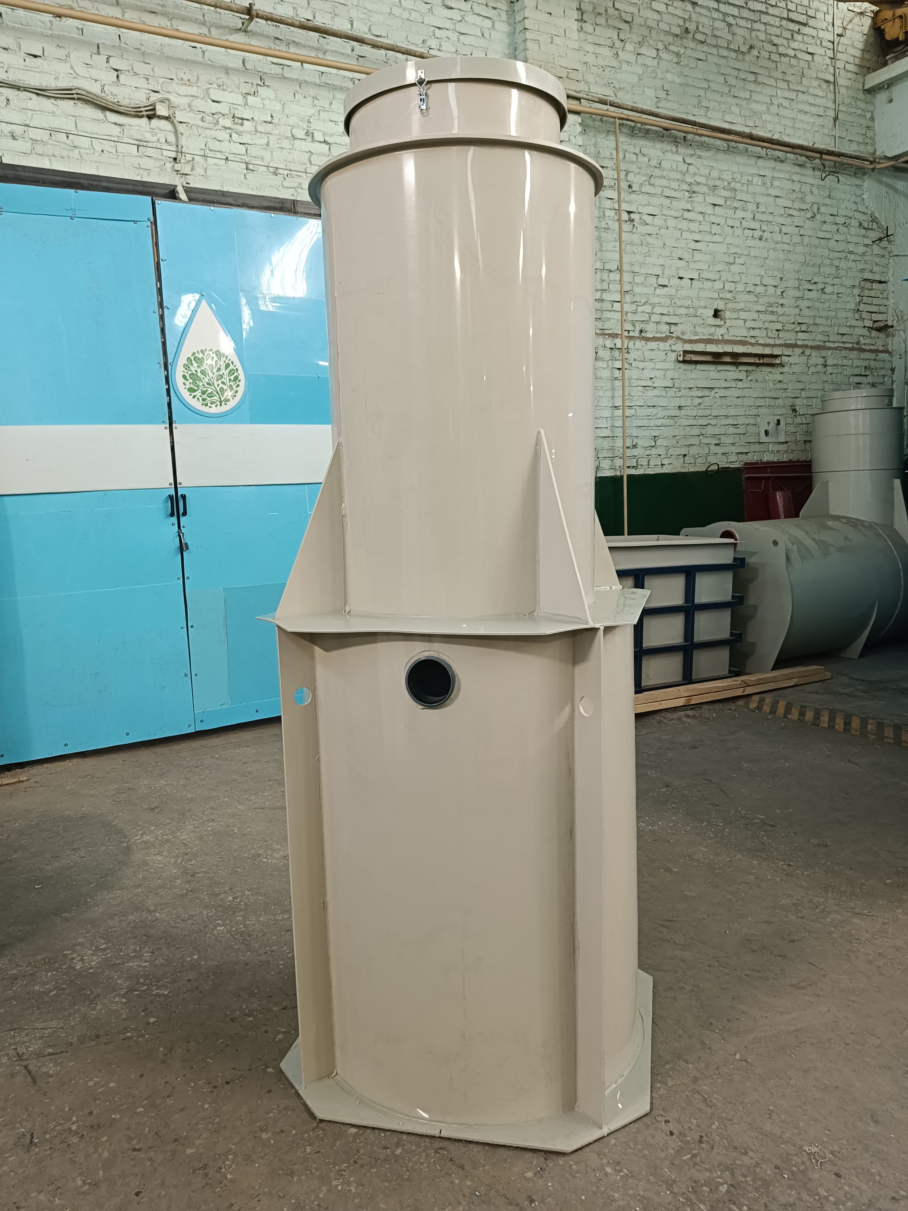 Вертикальный нефтеуловитель ОВМ-2,0 Вертикальный нефтеуловитель ОВМ-2,0