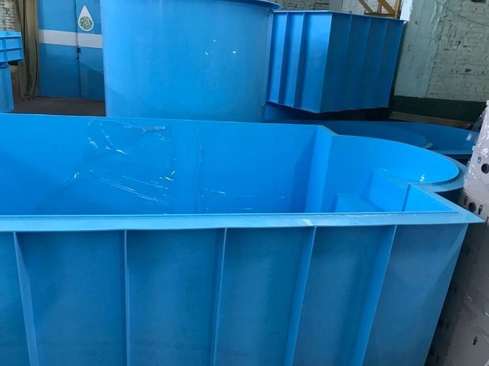 Чаша для бассейна 4000х2400х1600 (ПП 8 мм, с ребрами жесткости)
